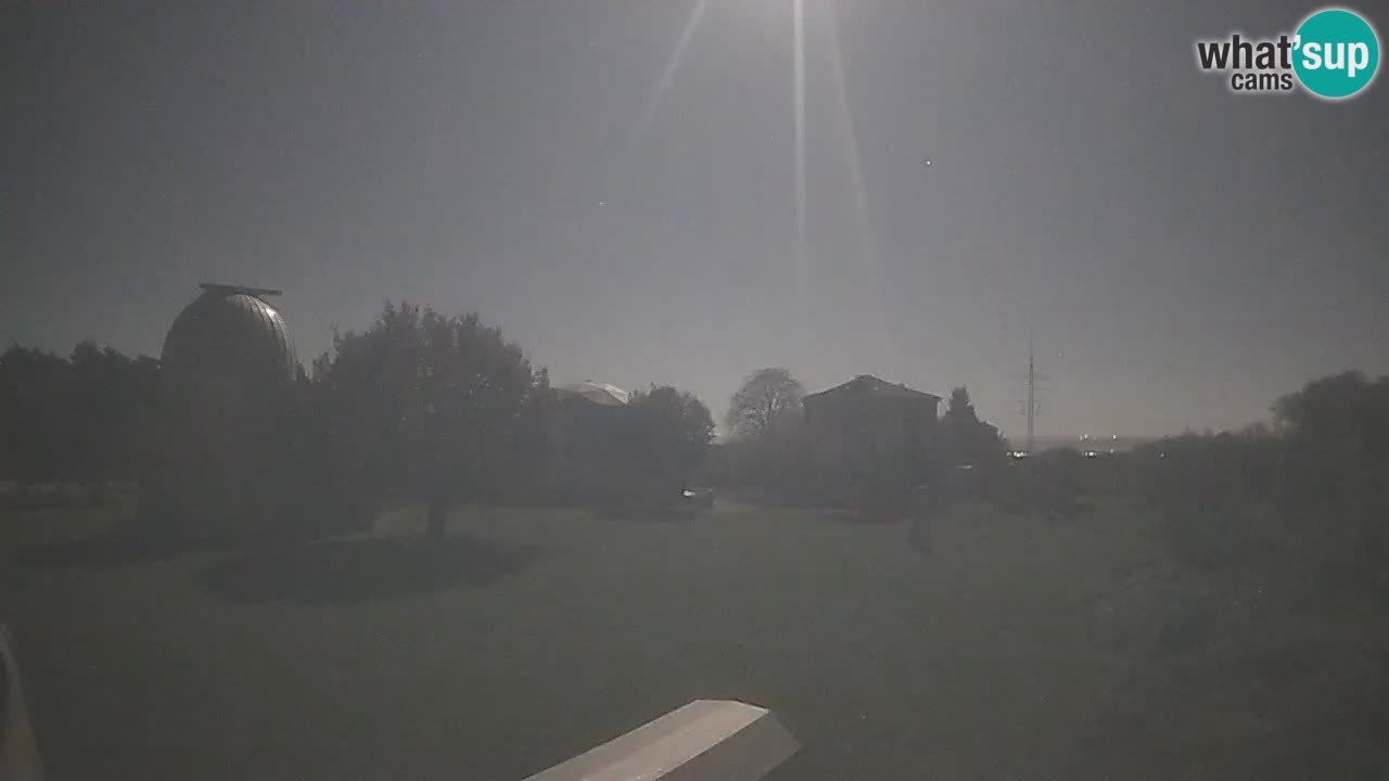 Webcam en direct de l’Observatoire de Višnjan – Explorez le ciel, les astéroïdes, les comètes et les météoroïdes