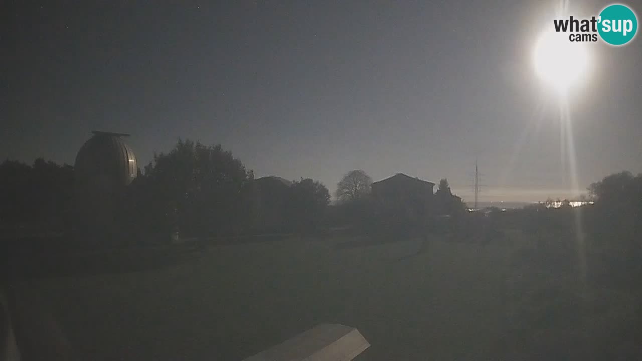 Višnjan-Observatorium Live Webcam – Explore the Sky, Asteroids, Comets, and Meteoroids