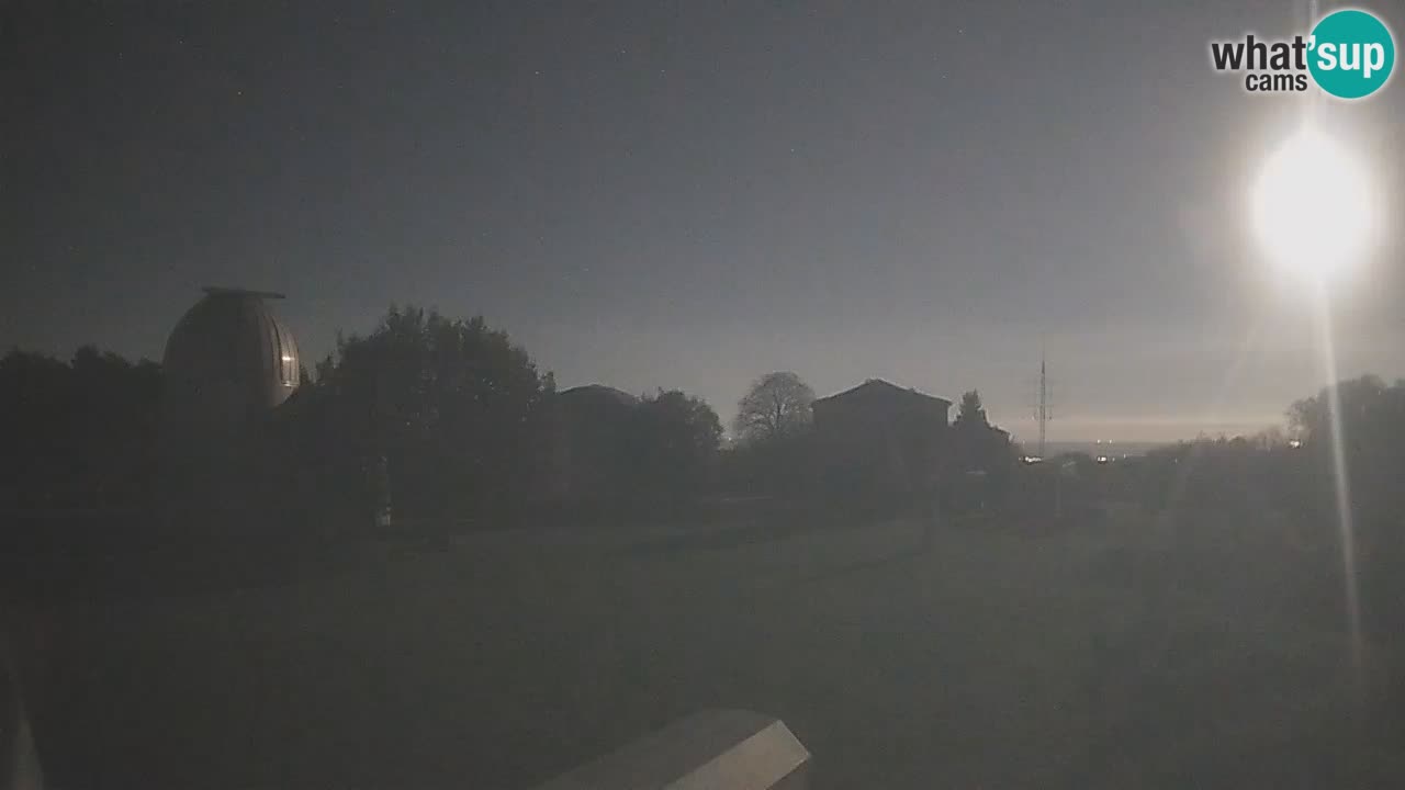 Webcam en direct de l’Observatoire de Višnjan – Explorez le ciel, les astéroïdes, les comètes et les météoroïdes