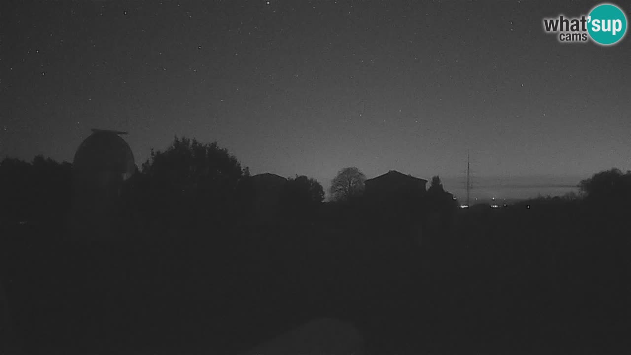 Višnjan-Observatorium Live Webcam – Explore the Sky, Asteroids, Comets, and Meteoroids