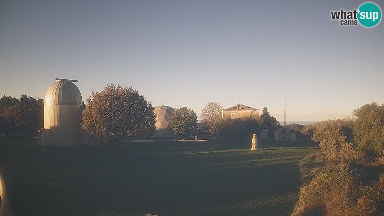 Cámara web en vivo del Observatorio de Višnjan: explora el cielo, los asteroides, cometas y meteoroides