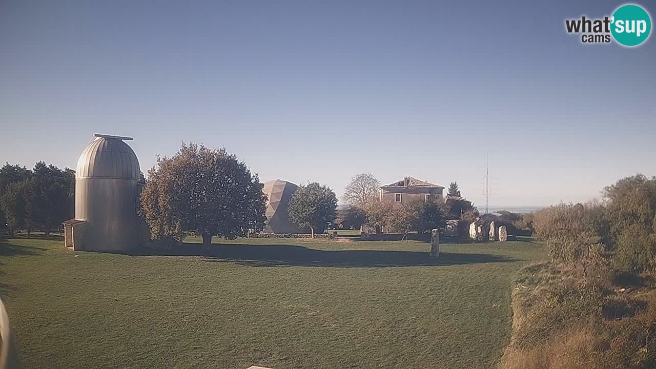 Cámara web en vivo del Observatorio de Višnjan: explora el cielo, los asteroides, cometas y meteoroides