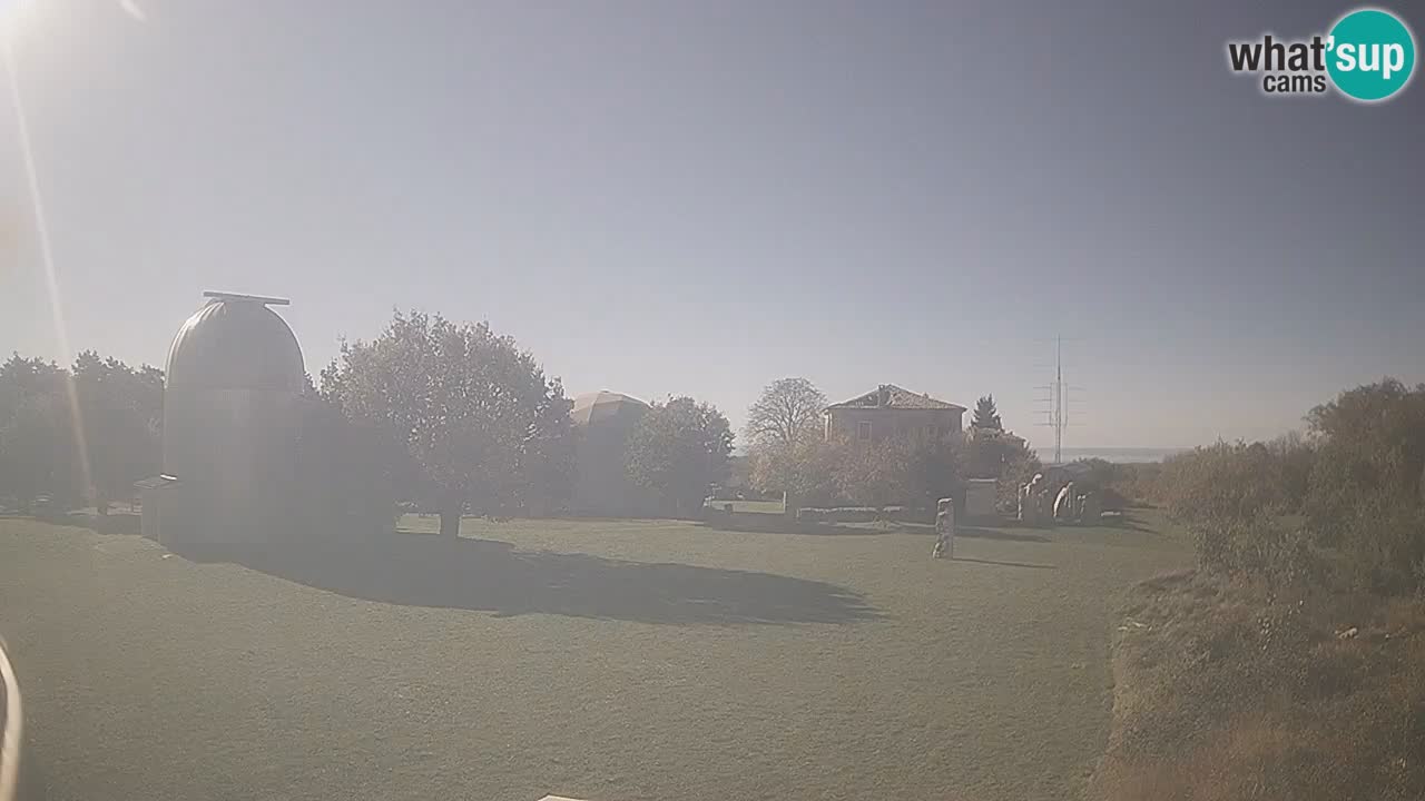 Višnjan-Observatorium Live Webcam – Explore the Sky, Asteroids, Comets, and Meteoroids