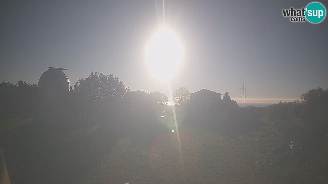 Višnjan-Observatorium Live Webcam – Explore the Sky, Asteroids, Comets, and Meteoroids