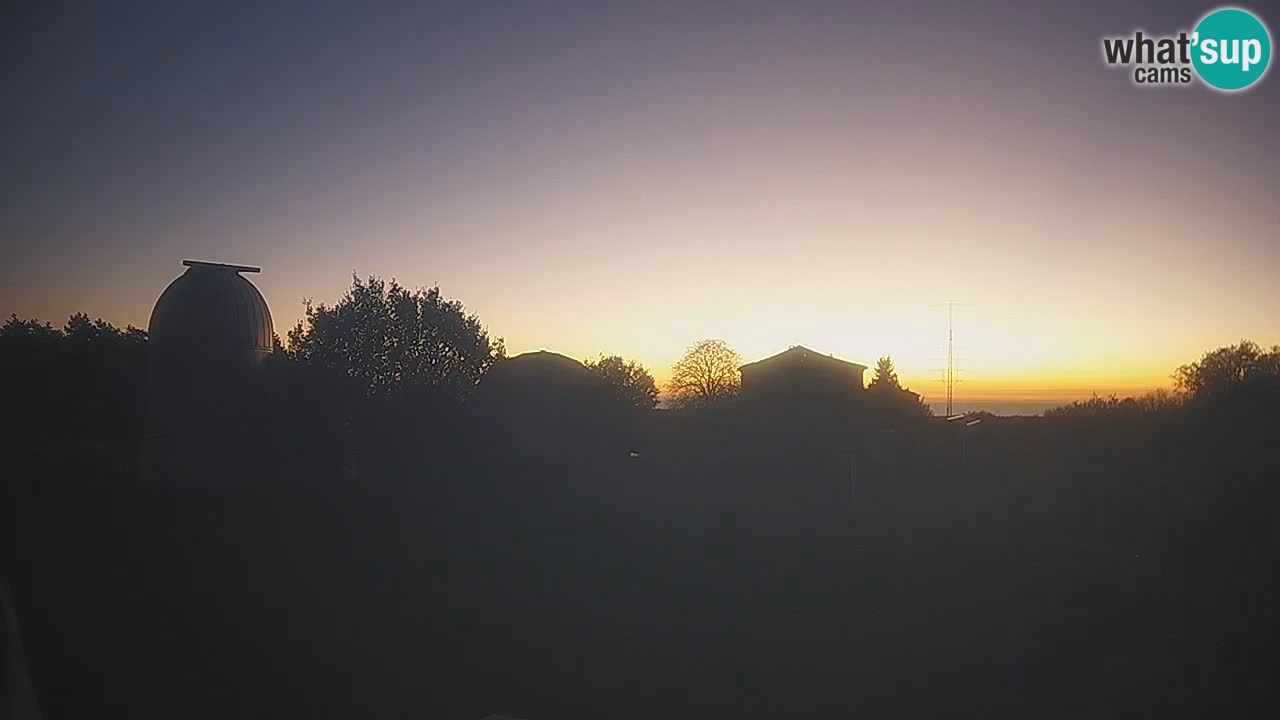 Cámara web en vivo del Observatorio de Višnjan: explora el cielo, los asteroides, cometas y meteoroides