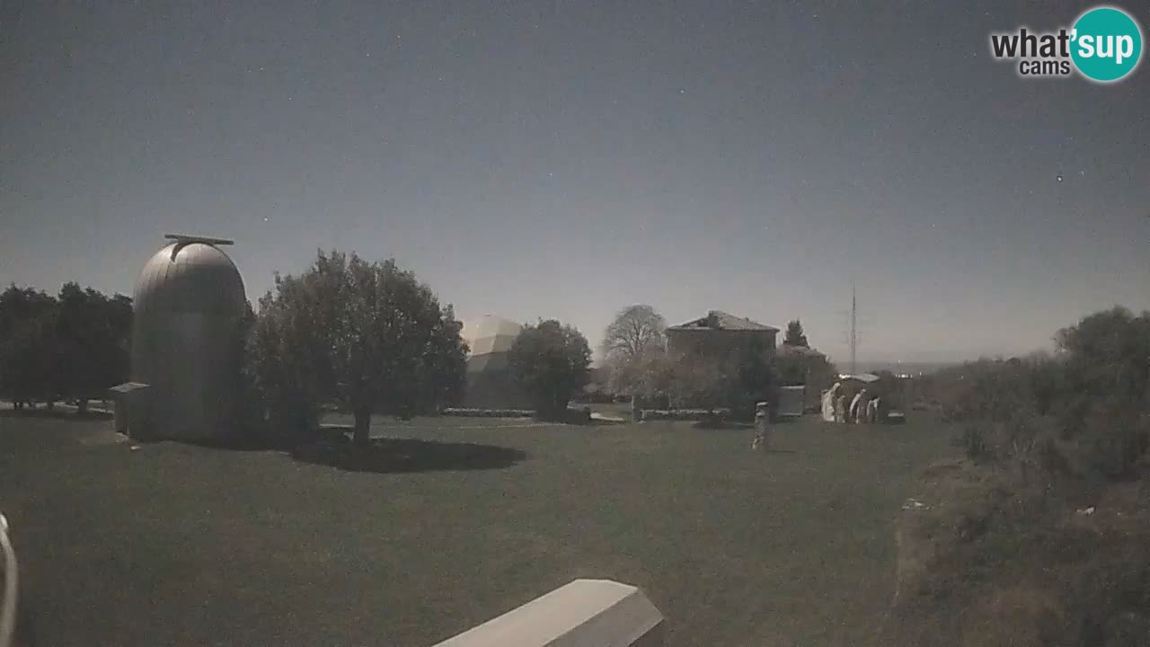 Cámara web en vivo del Observatorio de Višnjan: explora el cielo, los asteroides, cometas y meteoroides