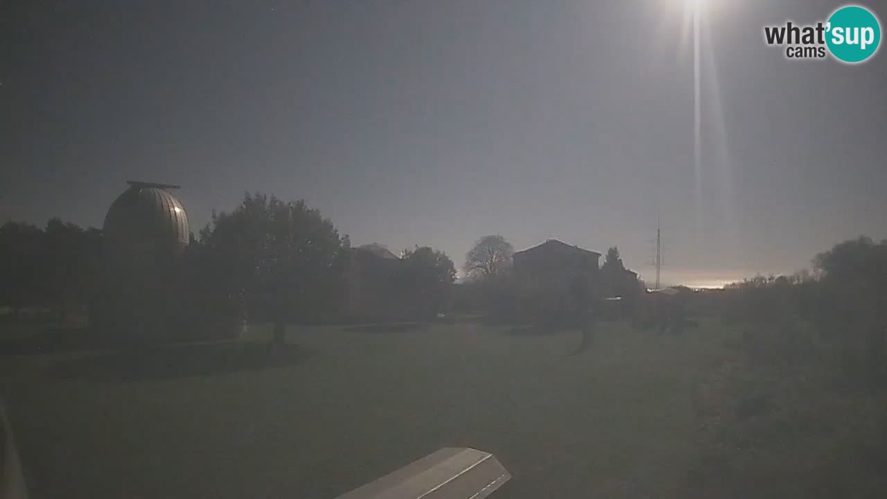 Cámara web en vivo del Observatorio de Višnjan: explora el cielo, los asteroides, cometas y meteoroides