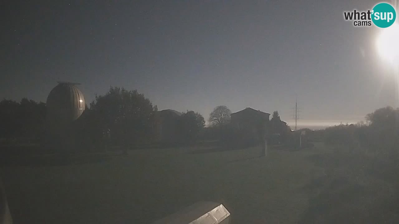 Cámara web en vivo del Observatorio de Višnjan: explora el cielo, los asteroides, cometas y meteoroides