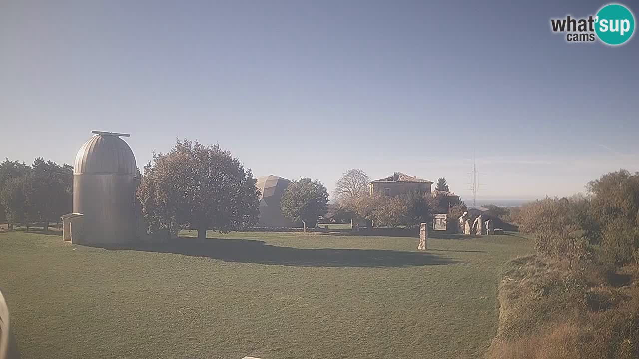 Webcam en direct de l’Observatoire de Višnjan – Explorez le ciel, les astéroïdes, les comètes et les météoroïdes