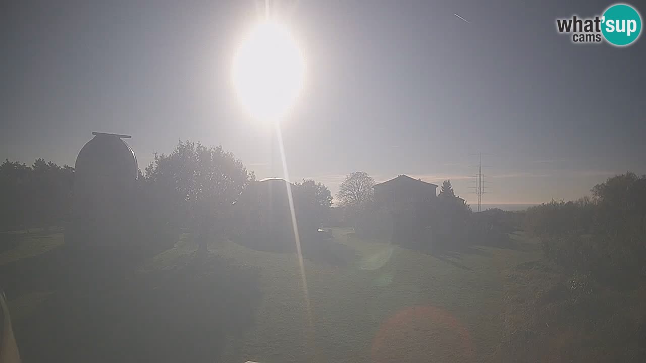 Webcam en direct de l’Observatoire de Višnjan – Explorez le ciel, les astéroïdes, les comètes et les météoroïdes