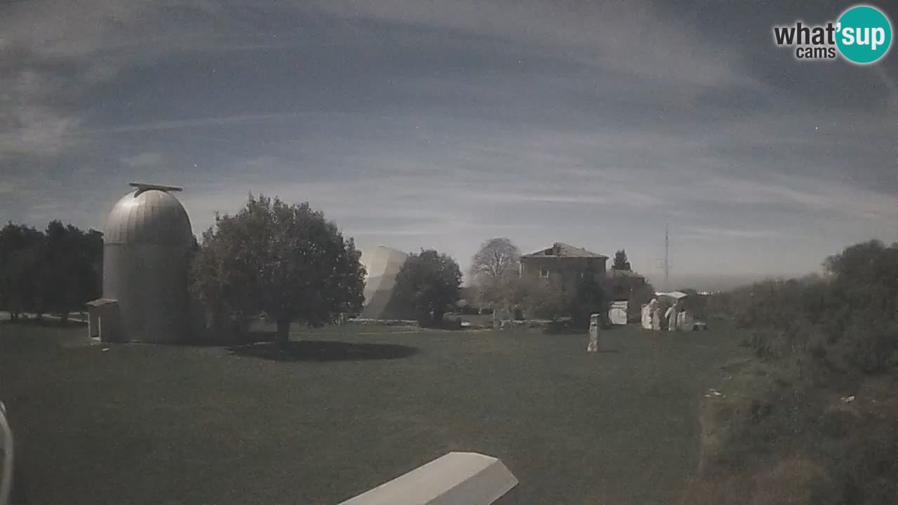 Cámara web en vivo del Observatorio de Višnjan: explora el cielo, los asteroides, cometas y meteoroides