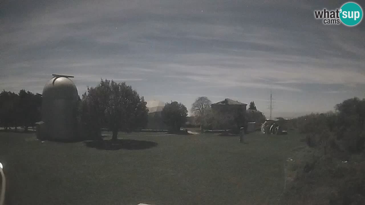 Observatorij Višnjan spletna kamera – Odkrivajte nebo, asteroide, komete in meteorite