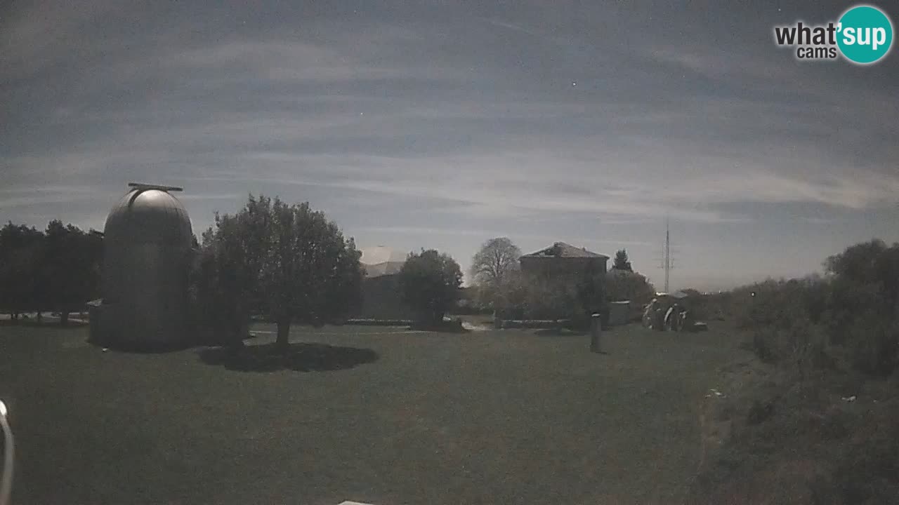 Cámara web en vivo del Observatorio de Višnjan: explora el cielo, los asteroides, cometas y meteoroides