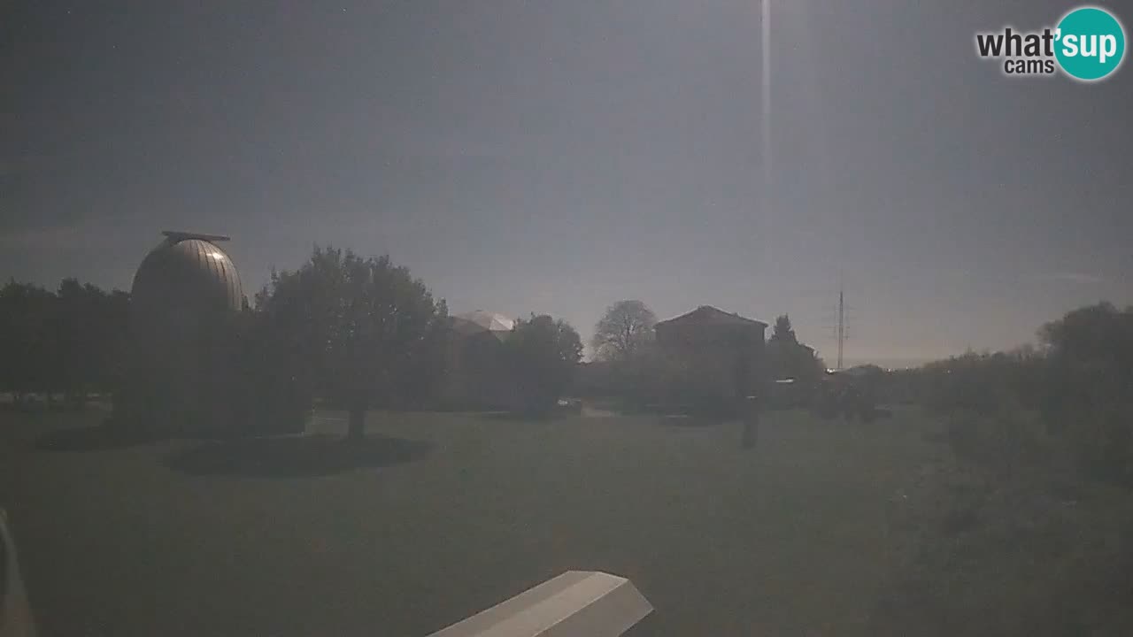 Webcam en direct de l’Observatoire de Višnjan – Explorez le ciel, les astéroïdes, les comètes et les météoroïdes