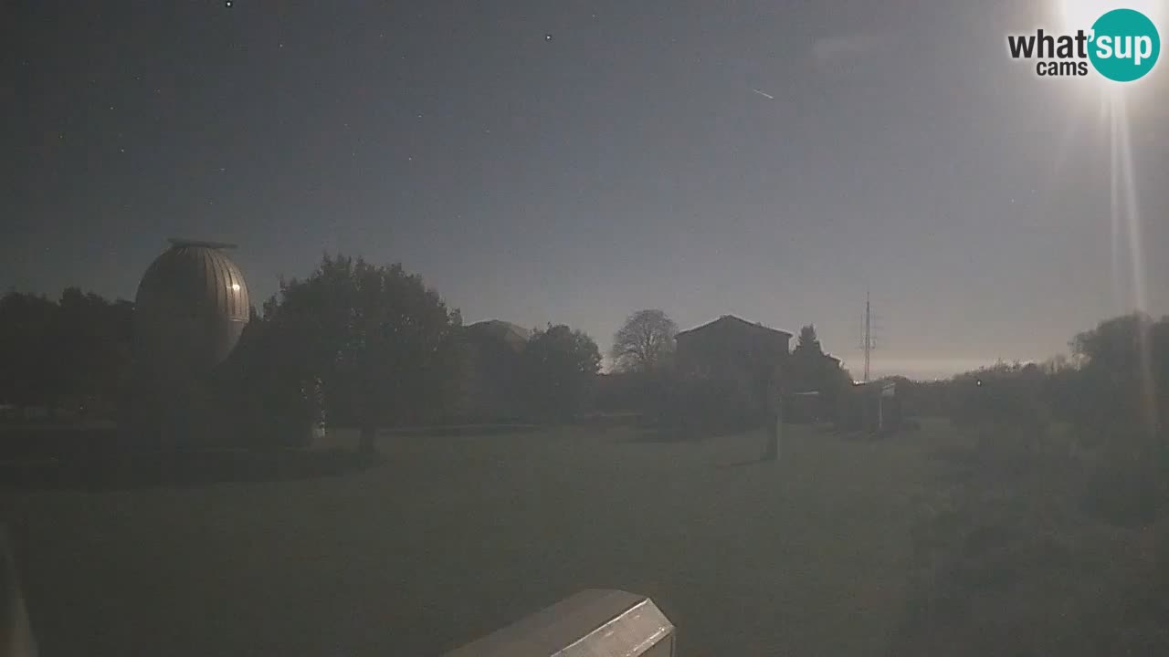 Webcam en direct de l’Observatoire de Višnjan – Explorez le ciel, les astéroïdes, les comètes et les météoroïdes