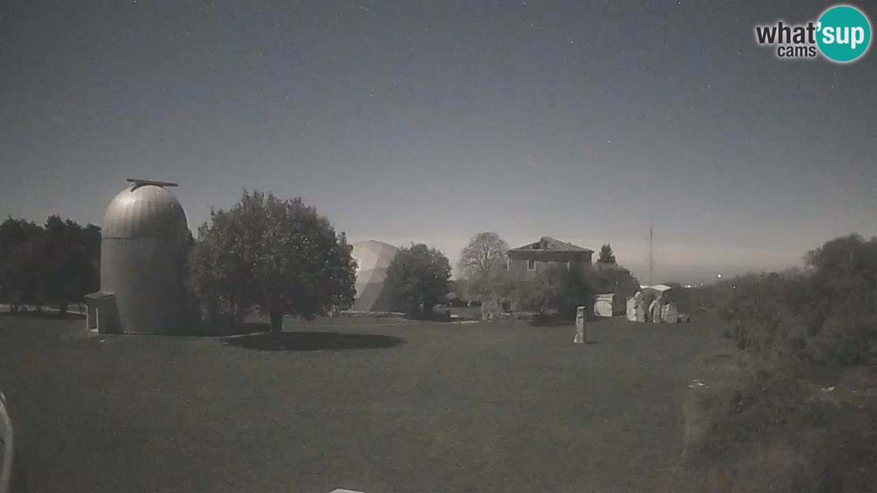 Višnjan-Observatorium Live Webcam – Explore the Sky, Asteroids, Comets, and Meteoroids