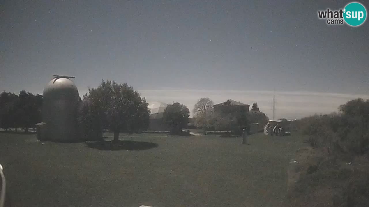 Webcam en direct de l’Observatoire de Višnjan – Explorez le ciel, les astéroïdes, les comètes et les météoroïdes