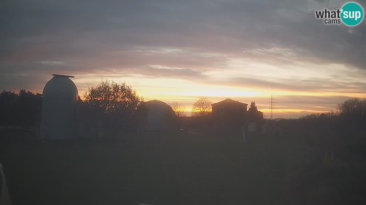 Webcam en direct de l’Observatoire de Višnjan – Explorez le ciel, les astéroïdes, les comètes et les météoroïdes