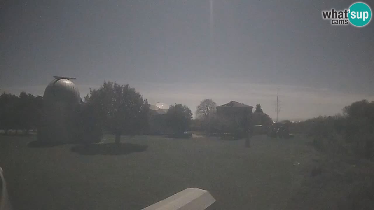 Cámara web en vivo del Observatorio de Višnjan: explora el cielo, los asteroides, cometas y meteoroides