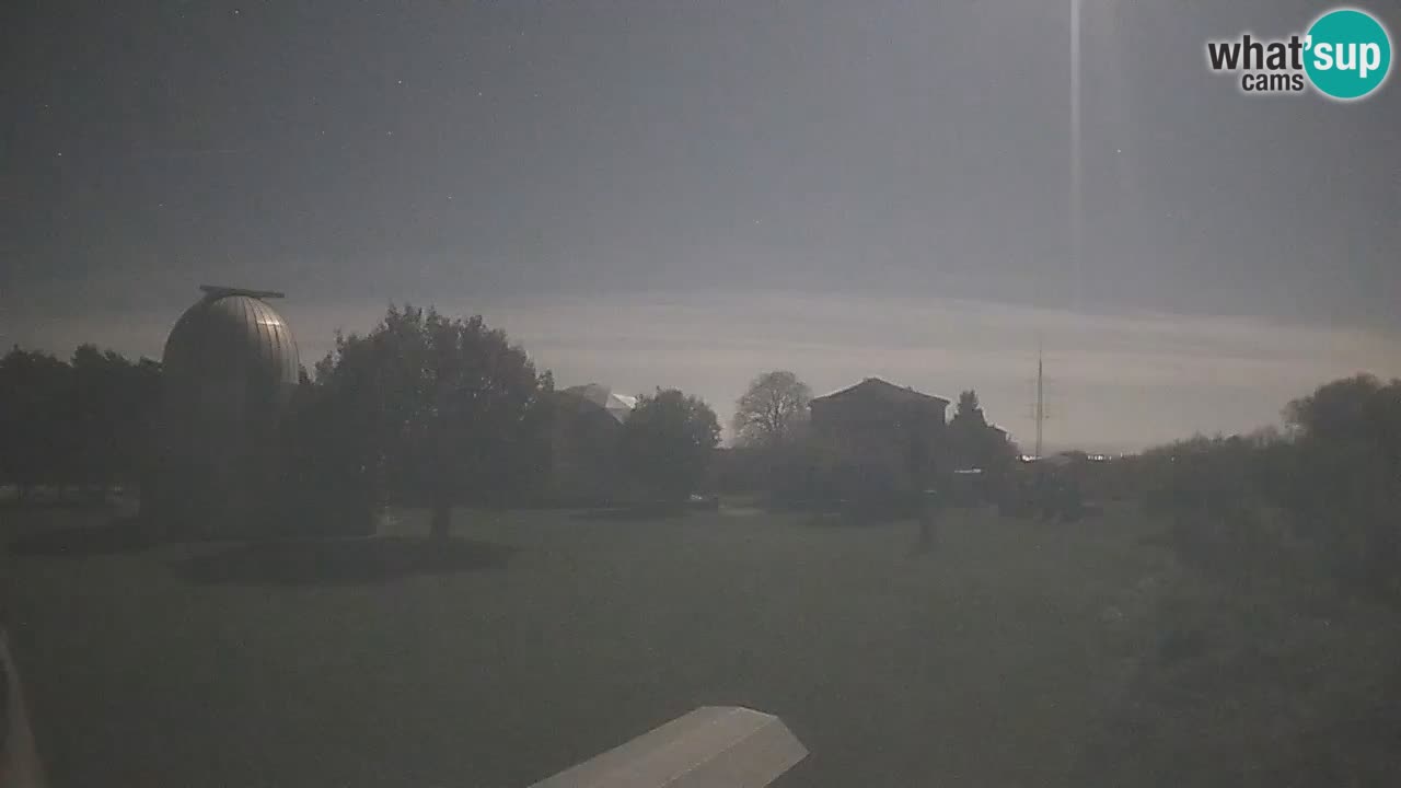 Observatorij Višnjan spletna kamera – Odkrivajte nebo, asteroide, komete in meteorite