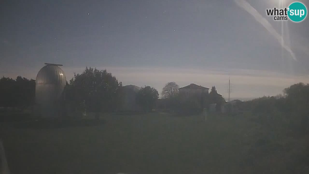 Višnjan-Observatorium Live Webcam – Explore the Sky, Asteroids, Comets, and Meteoroids