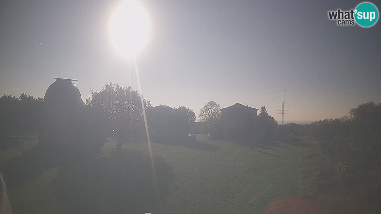 Višnjan-Observatorium Live Webcam – Explore the Sky, Asteroids, Comets, and Meteoroids