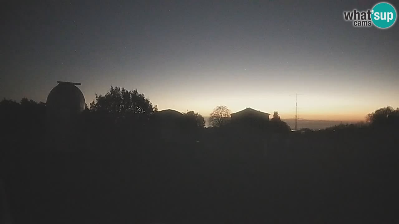 Višnjan-Observatorium Live Webcam – Explore the Sky, Asteroids, Comets, and Meteoroids