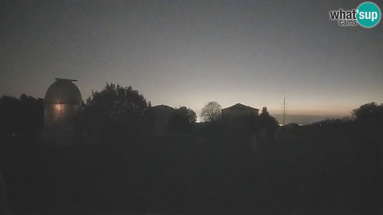 Webcam en direct de l’Observatoire de Višnjan – Explorez le ciel, les astéroïdes, les comètes et les météoroïdes