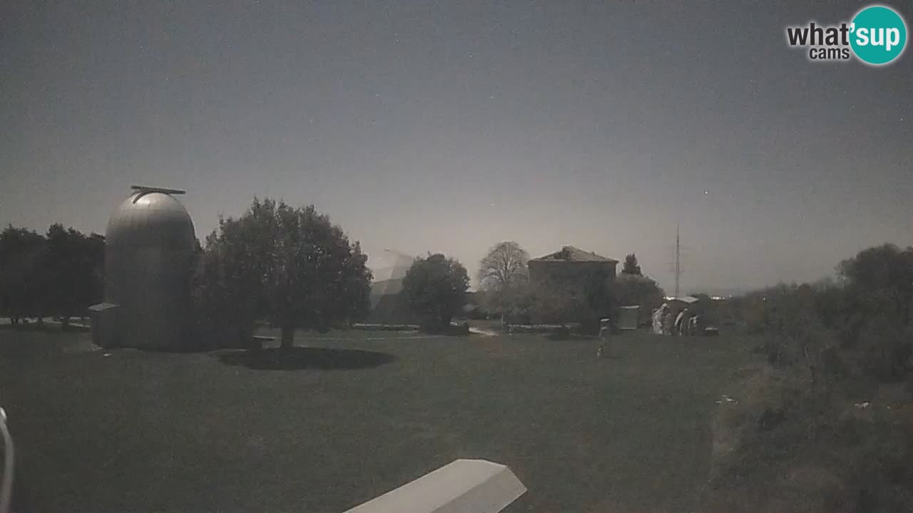 Cámara web en vivo del Observatorio de Višnjan: explora el cielo, los asteroides, cometas y meteoroides