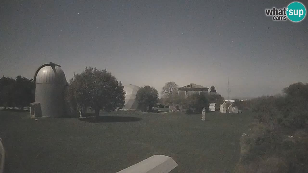 Cámara web en vivo del Observatorio de Višnjan: explora el cielo, los asteroides, cometas y meteoroides