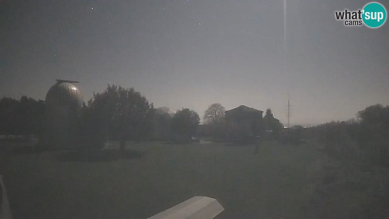 Višnjan-Observatorium Live Webcam – Explore the Sky, Asteroids, Comets, and Meteoroids