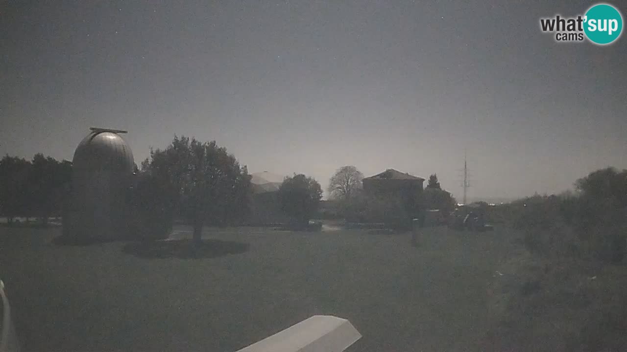 Observatorij Višnjan spletna kamera – Odkrivajte nebo, asteroide, komete in meteorite