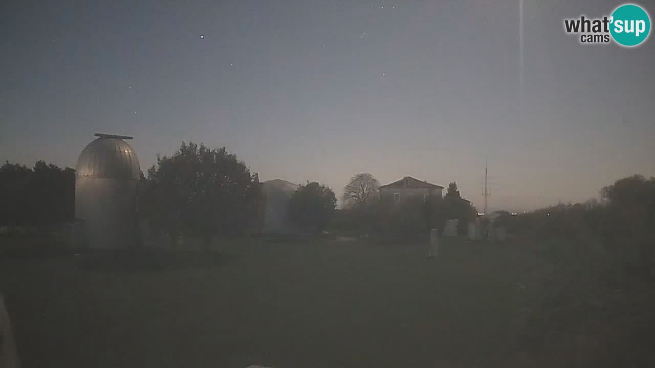 Višnjan-Observatorium Live Webcam – Explore the Sky, Asteroids, Comets, and Meteoroids