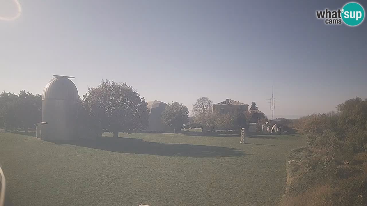 Webcam en direct de l’Observatoire de Višnjan – Explorez le ciel, les astéroïdes, les comètes et les météoroïdes