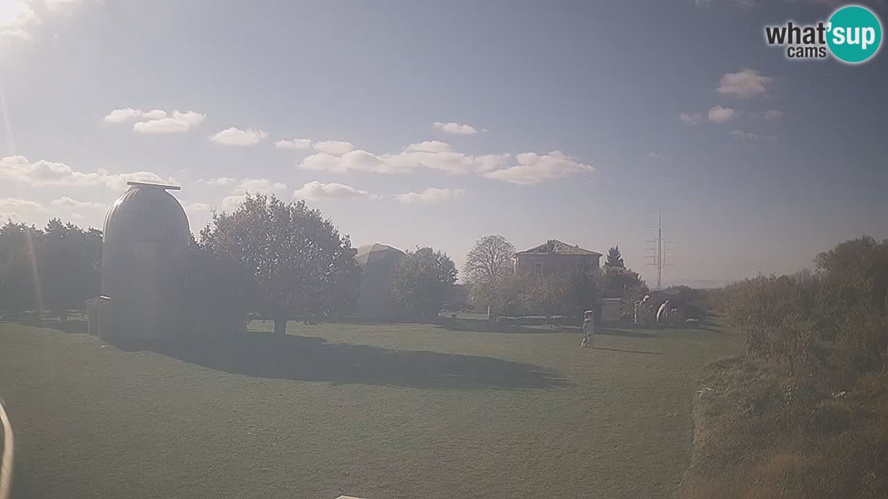 Webcam en direct de l’Observatoire de Višnjan – Explorez le ciel, les astéroïdes, les comètes et les météoroïdes