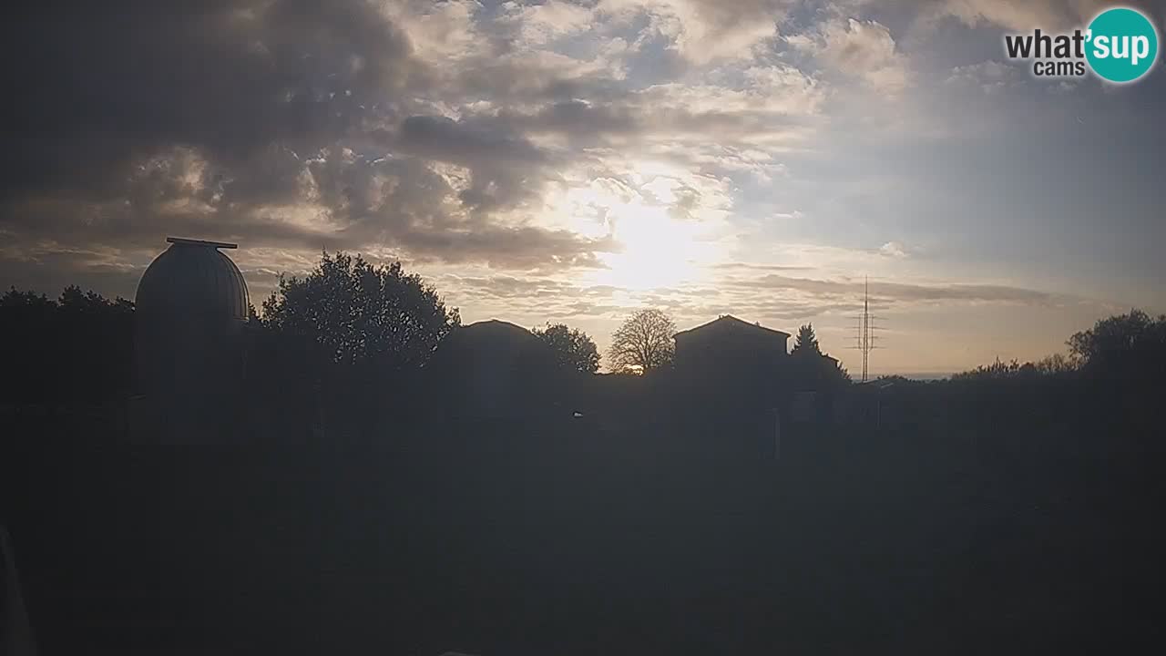 Observatorij Višnjan spletna kamera – Odkrivajte nebo, asteroide, komete in meteorite