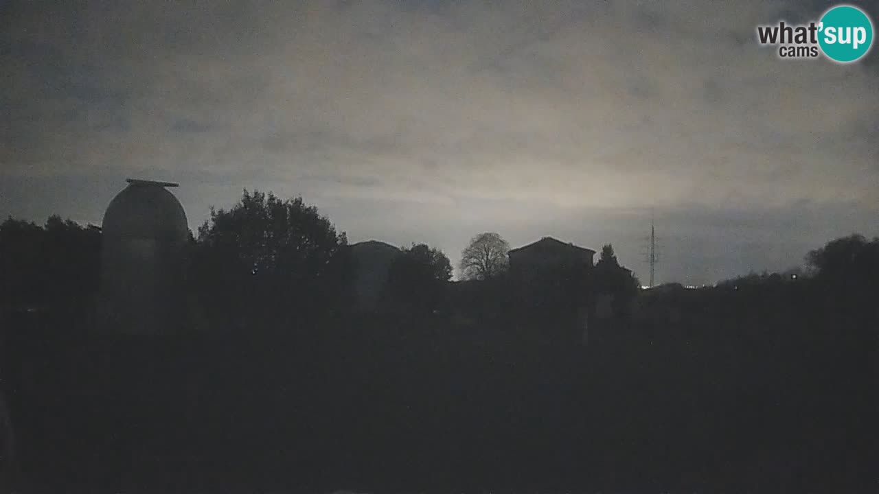 Cámara web en vivo del Observatorio de Višnjan: explora el cielo, los asteroides, cometas y meteoroides