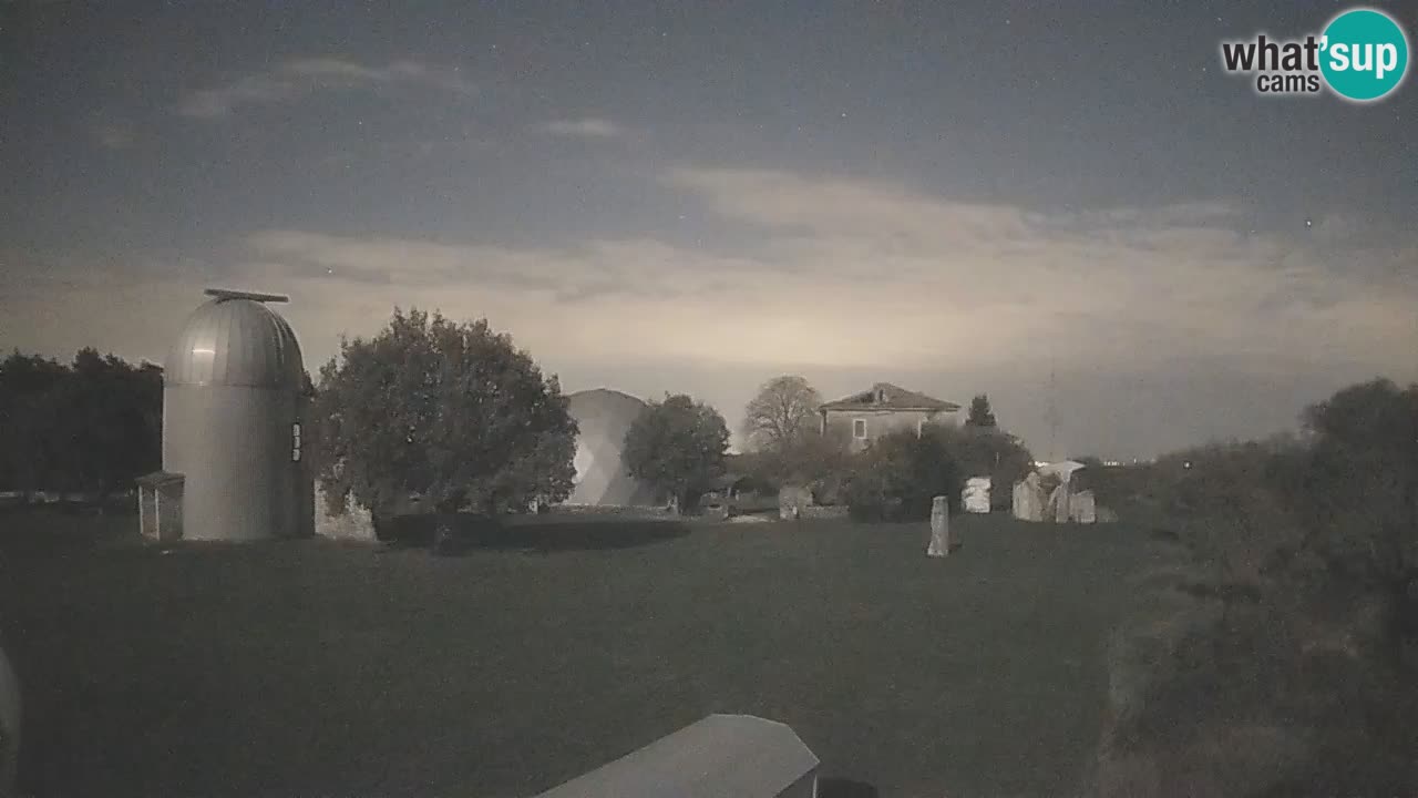 Cámara web en vivo del Observatorio de Višnjan: explora el cielo, los asteroides, cometas y meteoroides