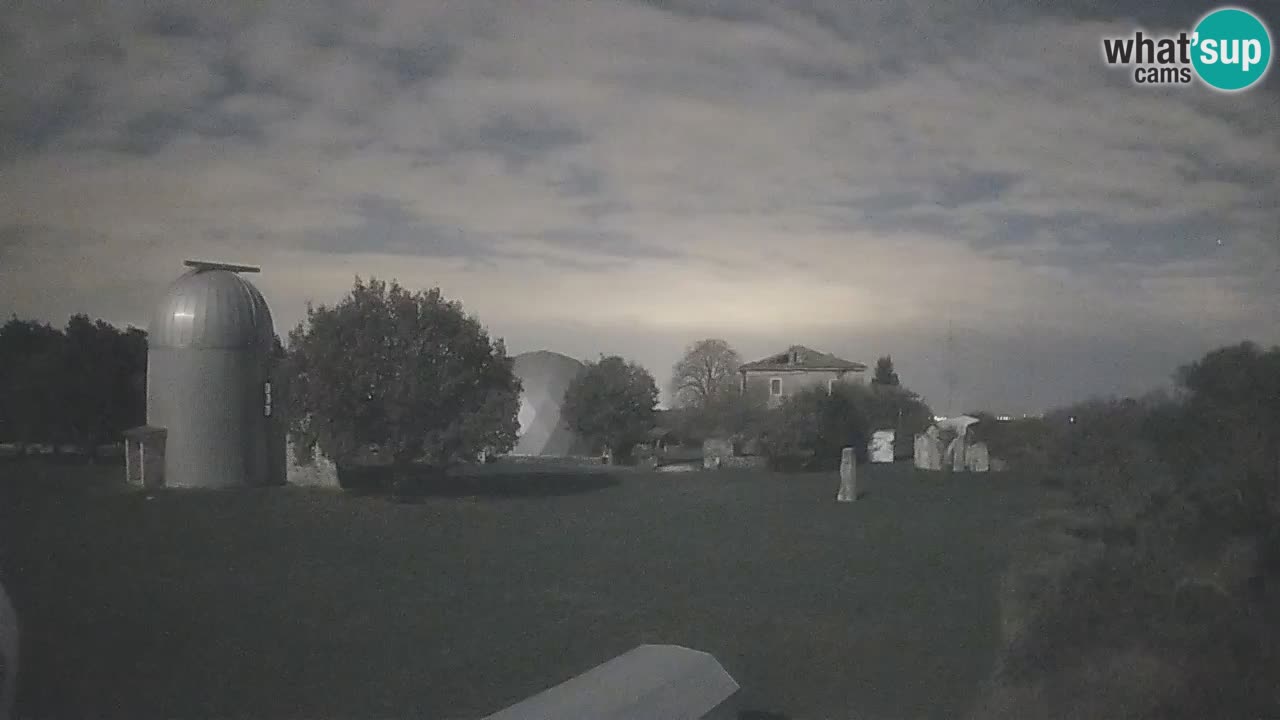 Webcam en direct de l’Observatoire de Višnjan – Explorez le ciel, les astéroïdes, les comètes et les météoroïdes