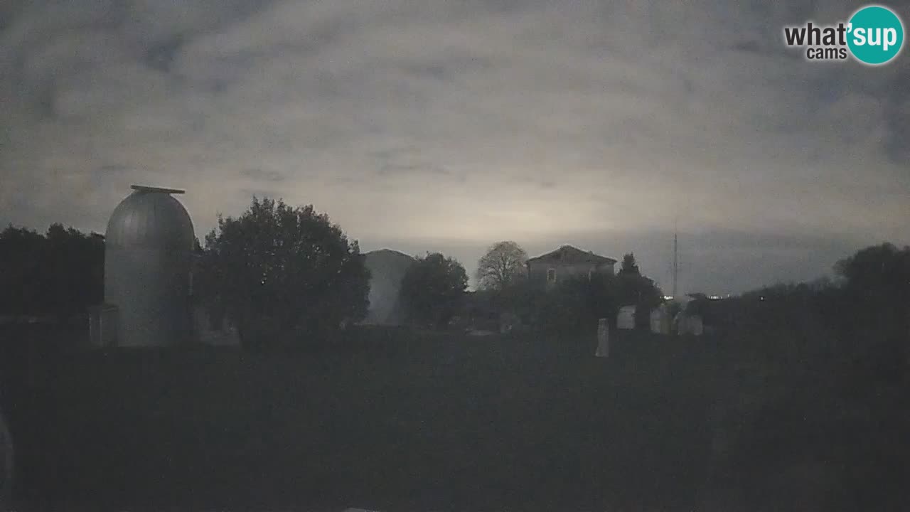 Cámara web en vivo del Observatorio de Višnjan: explora el cielo, los asteroides, cometas y meteoroides