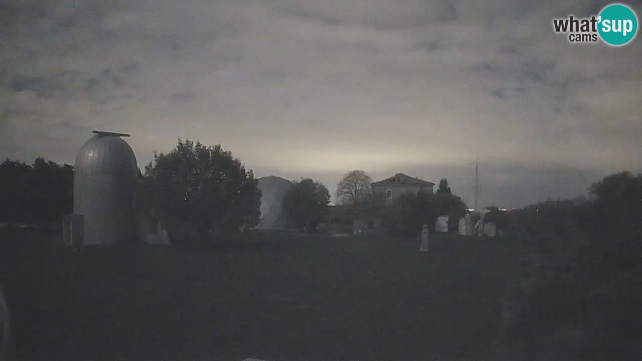 Observatorij Višnjan spletna kamera – Odkrivajte nebo, asteroide, komete in meteorite