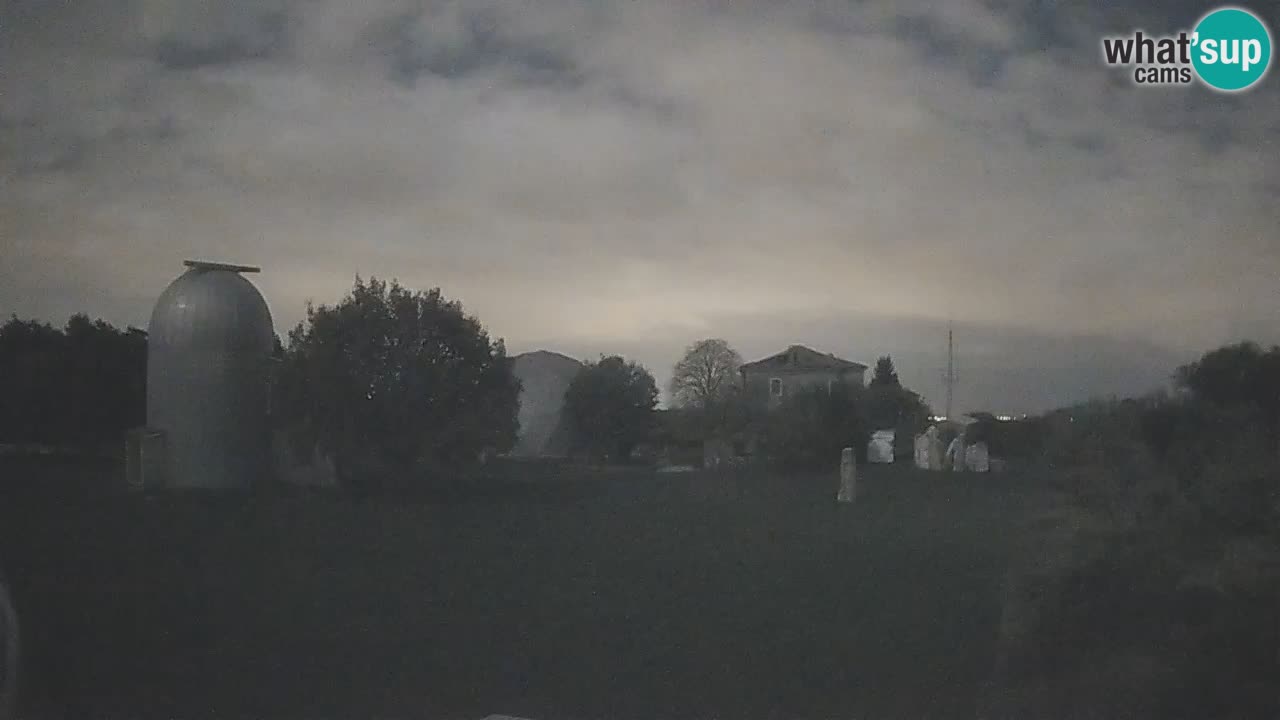 Cámara web en vivo del Observatorio de Višnjan: explora el cielo, los asteroides, cometas y meteoroides