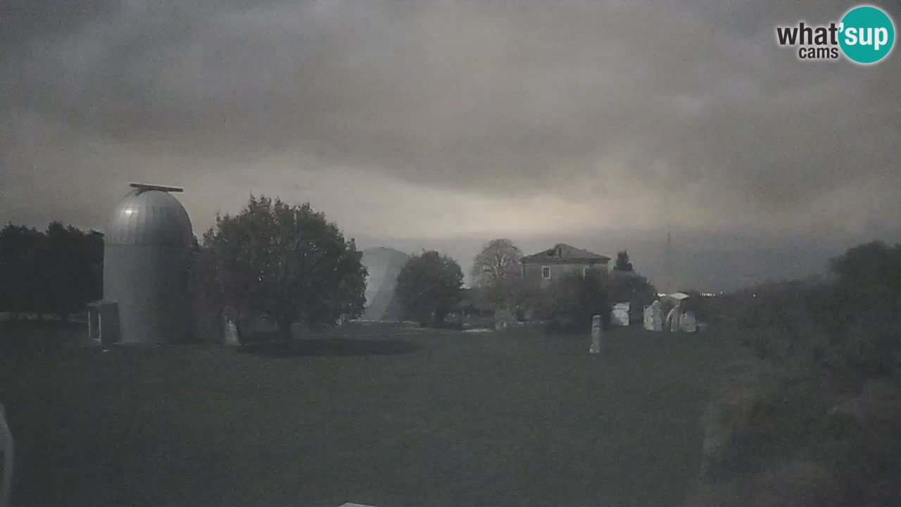 Višnjan-Observatorium Live Webcam – Explore the Sky, Asteroids, Comets, and Meteoroids