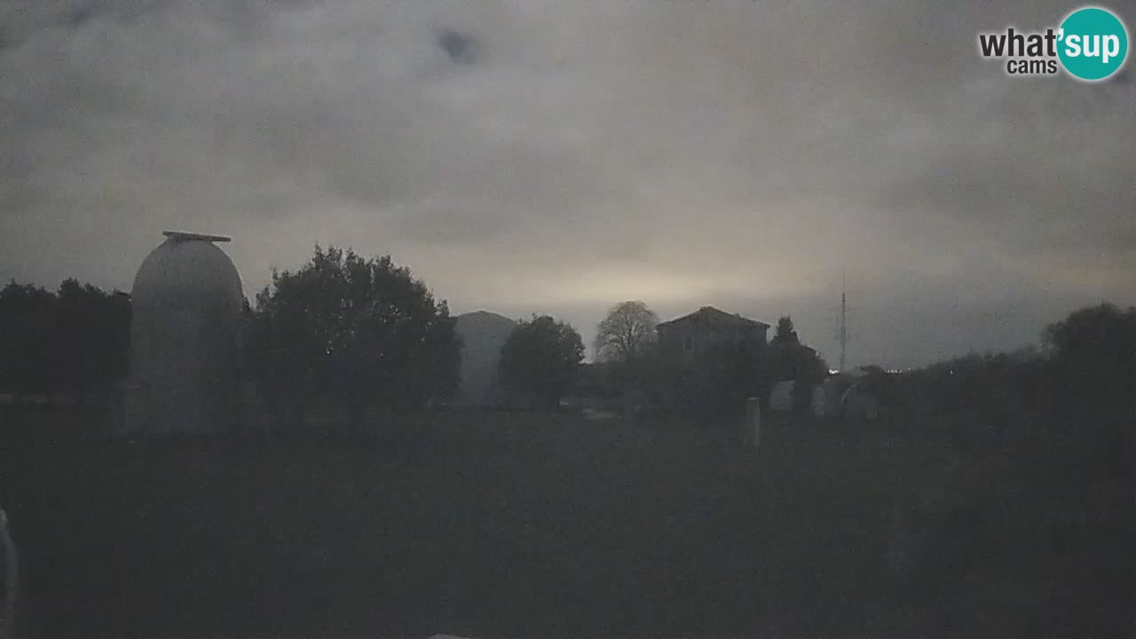 Višnjan-Observatorium Live Webcam – Explore the Sky, Asteroids, Comets, and Meteoroids