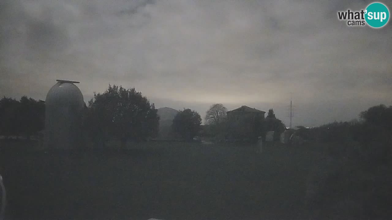 Višnjan-Observatorium Live Webcam – Explore the Sky, Asteroids, Comets, and Meteoroids