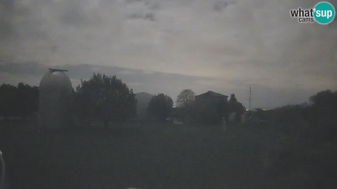 Cámara web en vivo del Observatorio de Višnjan: explora el cielo, los asteroides, cometas y meteoroides