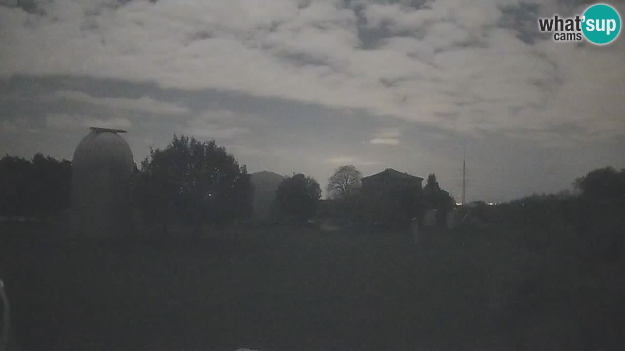 Višnjan-Observatorium Live Webcam – Explore the Sky, Asteroids, Comets, and Meteoroids