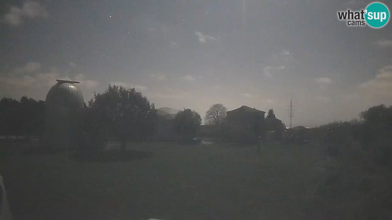 Webcam en direct de l’Observatoire de Višnjan – Explorez le ciel, les astéroïdes, les comètes et les météoroïdes