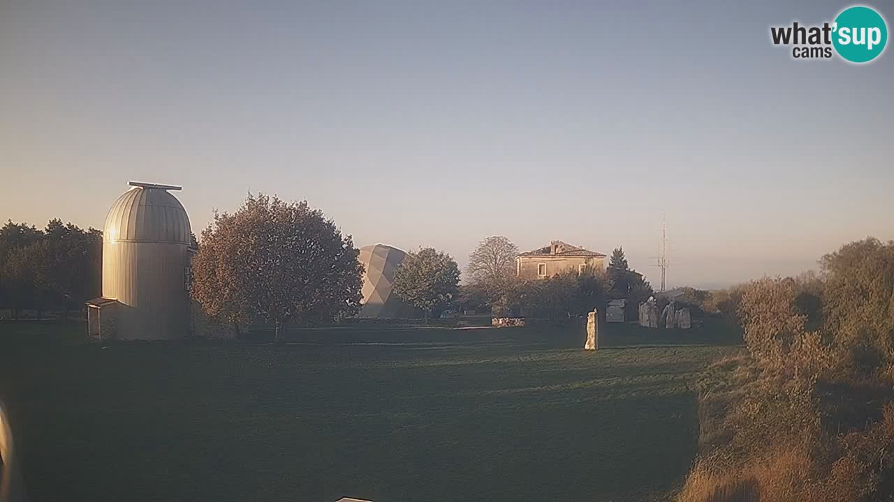 Cámara web en vivo del Observatorio de Višnjan: explora el cielo, los asteroides, cometas y meteoroides