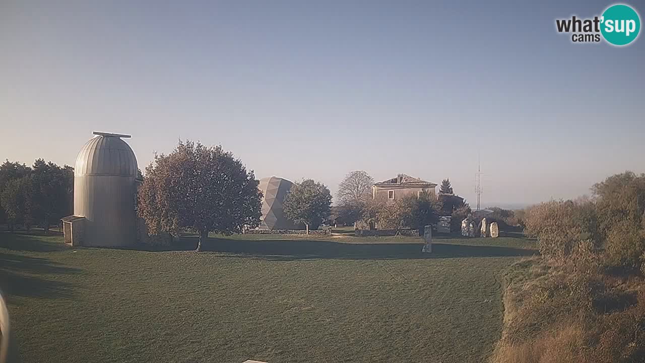 Webcam en direct de l’Observatoire de Višnjan – Explorez le ciel, les astéroïdes, les comètes et les météoroïdes